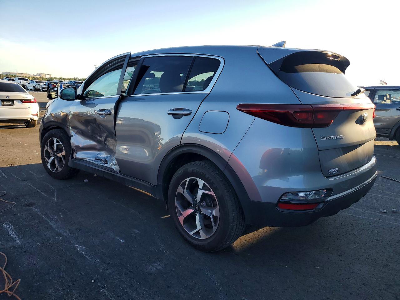2021 KIA SPORTAGE LX photo 2