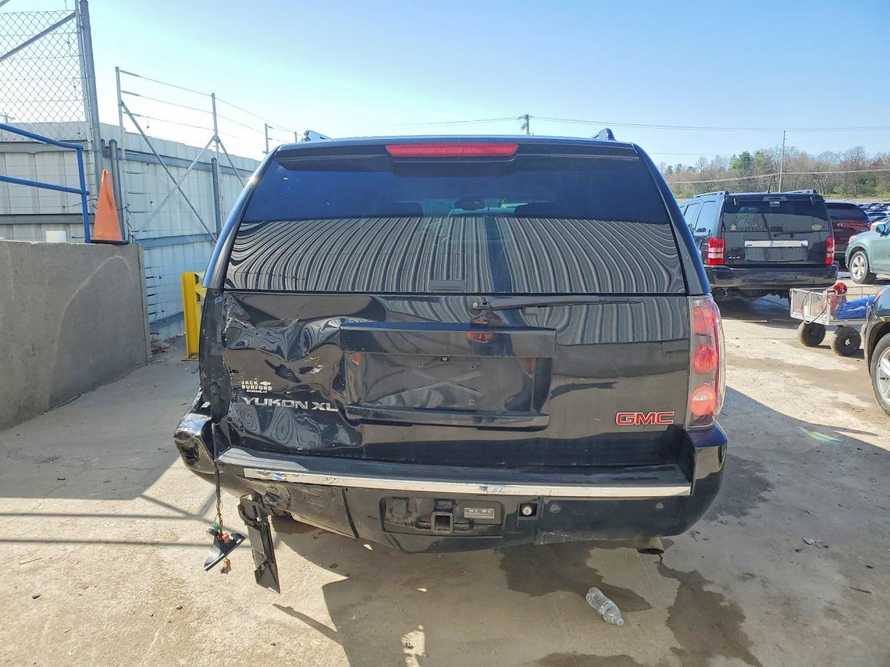 2014 GMC YUKON XL DENALI photo 6