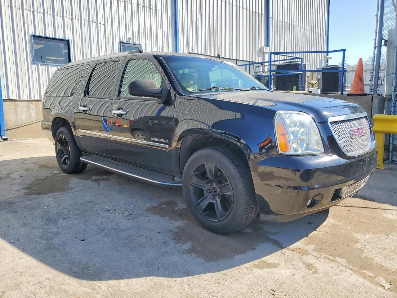 2014 GMC YUKON XL DENALI photo 4