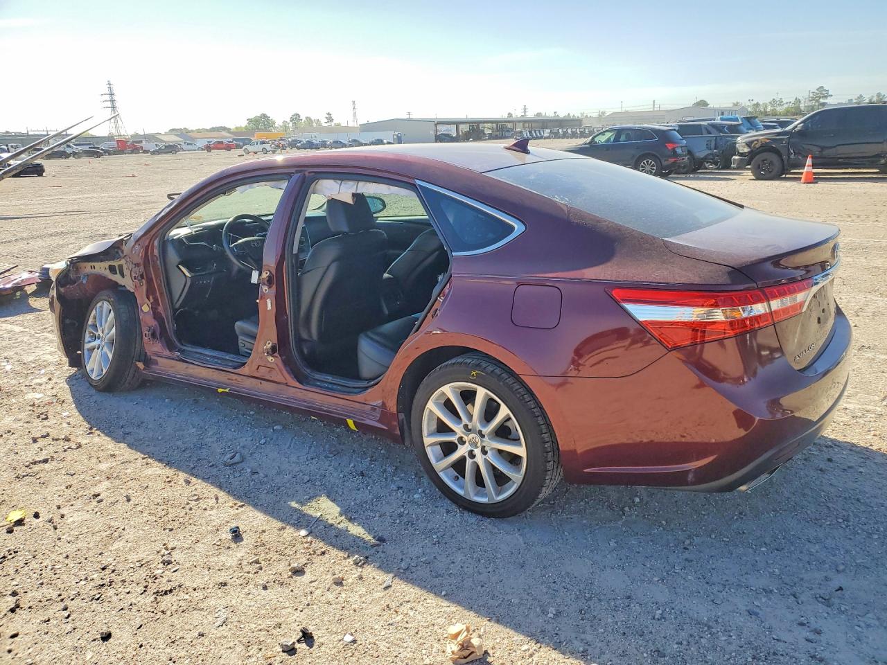 2013 TOYOTA AVALON LIMITED photo 4