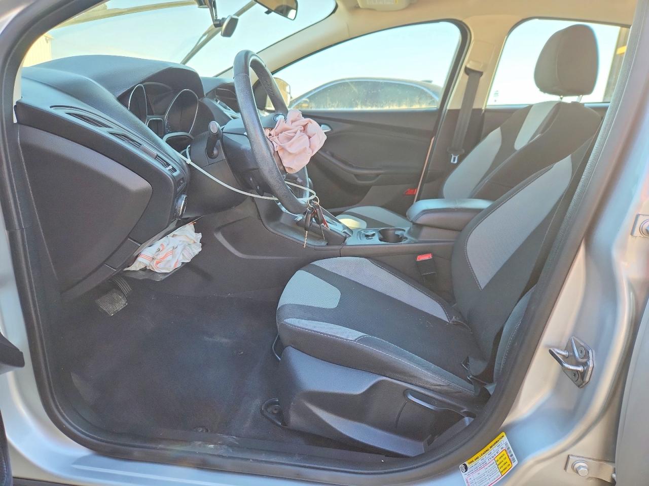 2014 FORD FOCUS SE photo 13