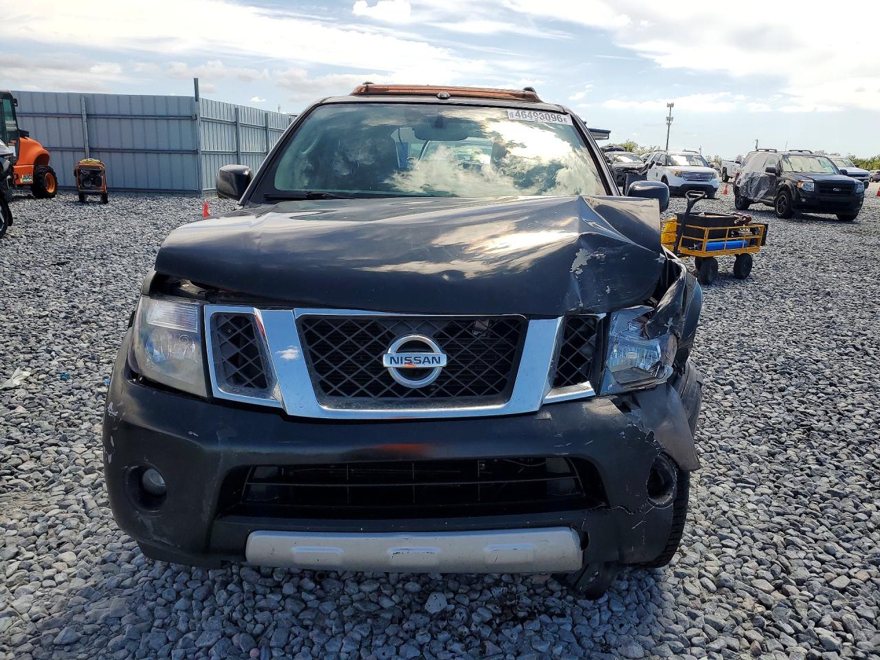 2010 NISSAN PATHFINDER S photo 9