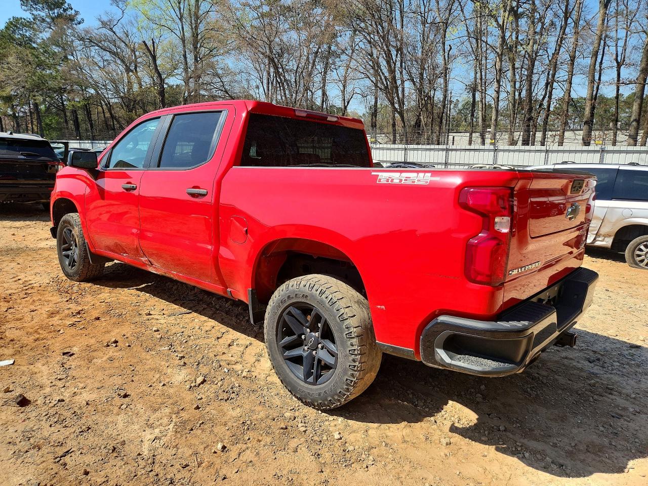 2021 CHEVROLET SILVERADO K1500 TRAIL BOSS CUSTOM photo 3