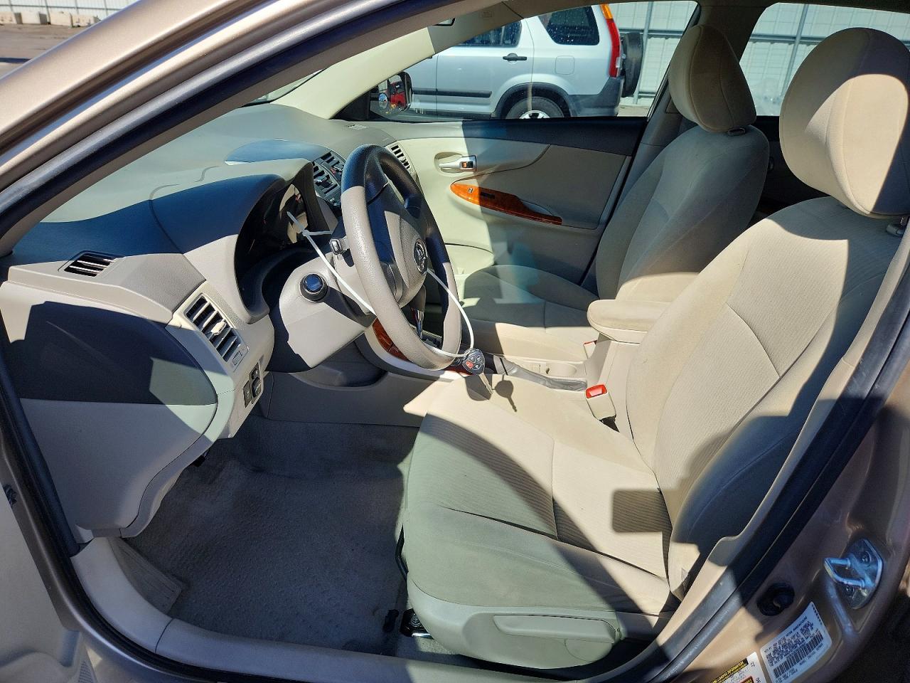 2009 TOYOTA COROLLA XLE photo 13