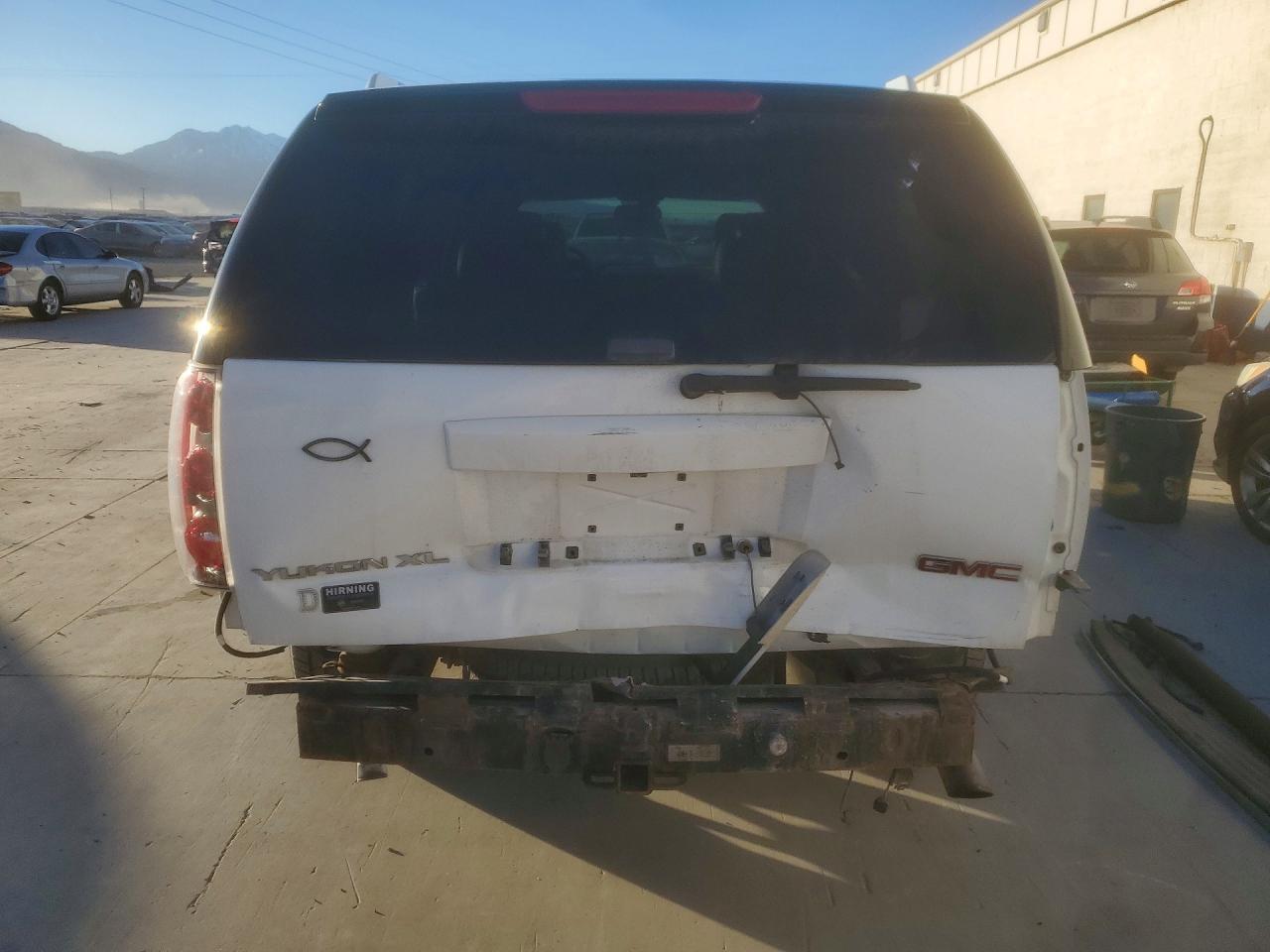 2008 GMC YUKON XL DENALI photo 11