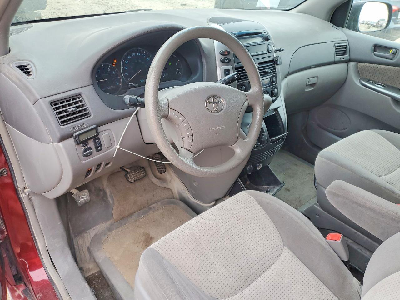 2008 TOYOTA SIENNA LE 8-PASSENGER photo 8