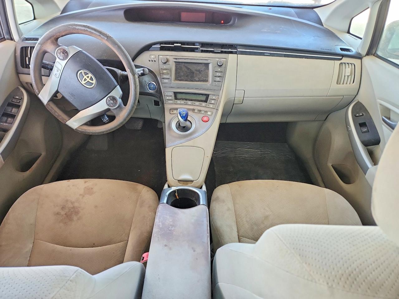 2013 TOYOTA PRIUS TWO photo 15