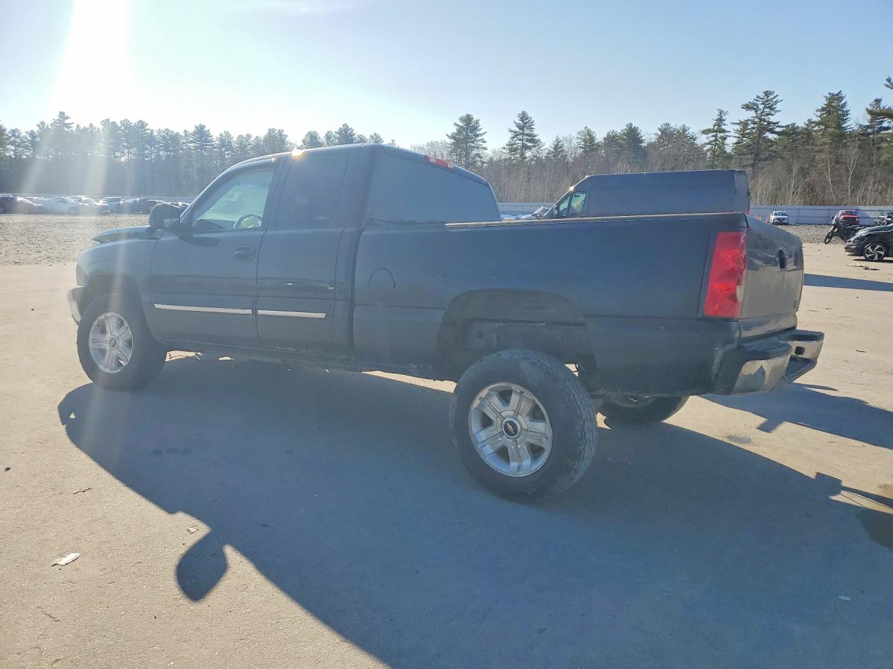 2006 CHEVROLET SILVERADO K1500 photo 3