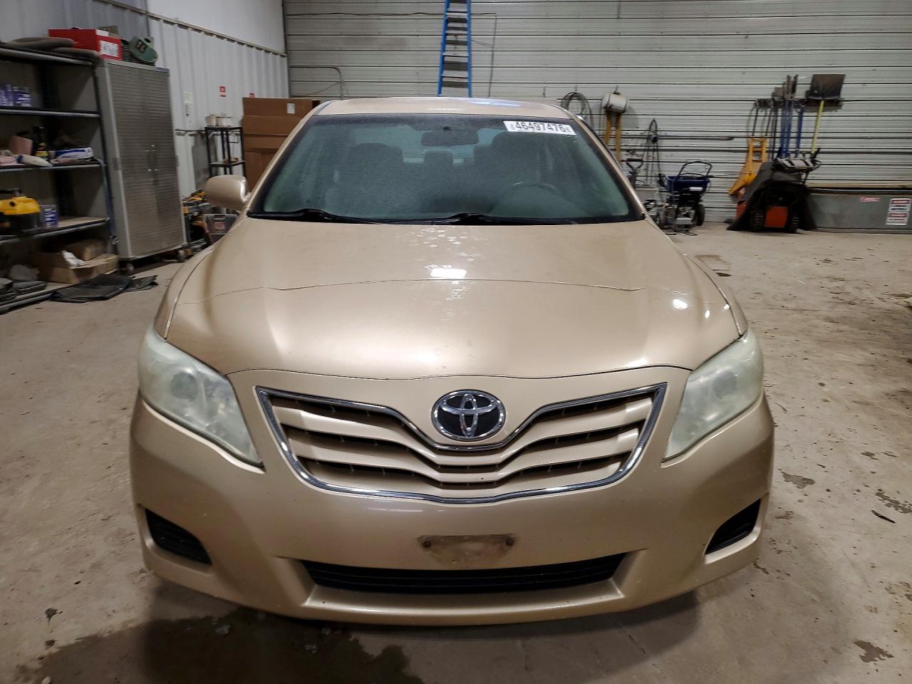 2010 TOYOTA CAMRY LE photo 9
