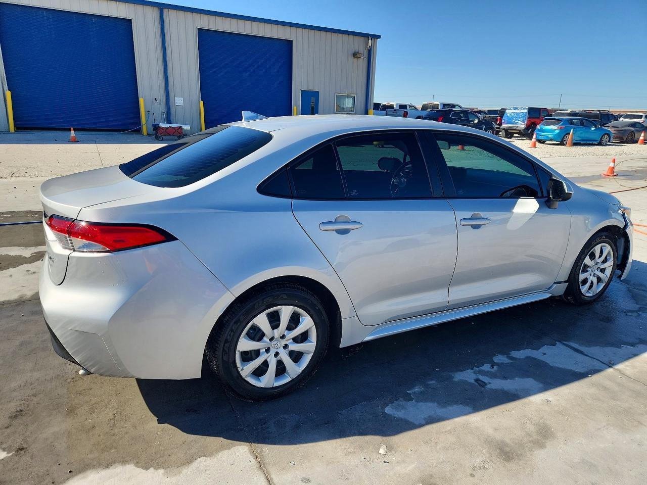 2023 TOYOTA COROLLA LE photo 3