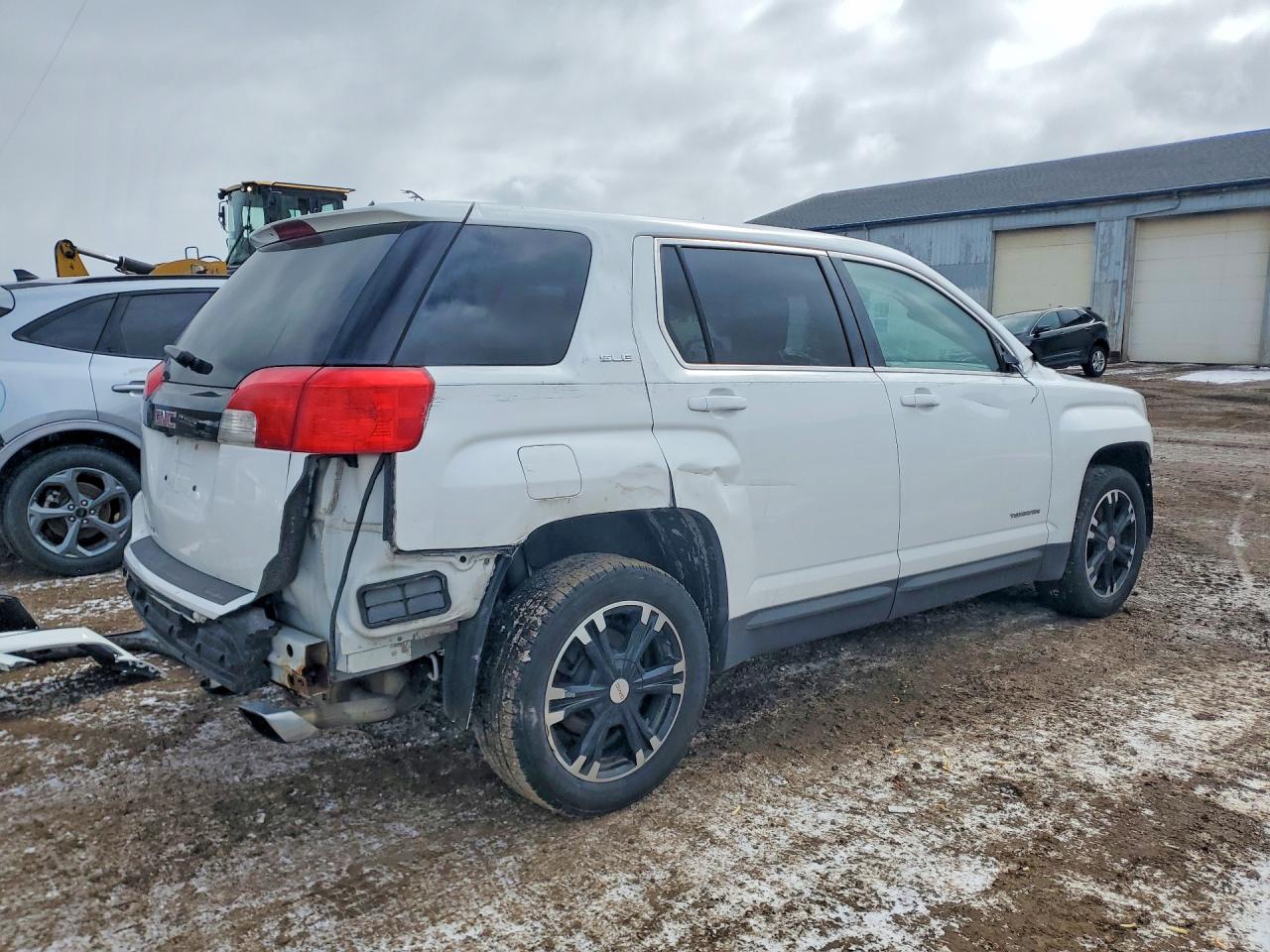 2017 GMC TERRAIN SLE photo 3