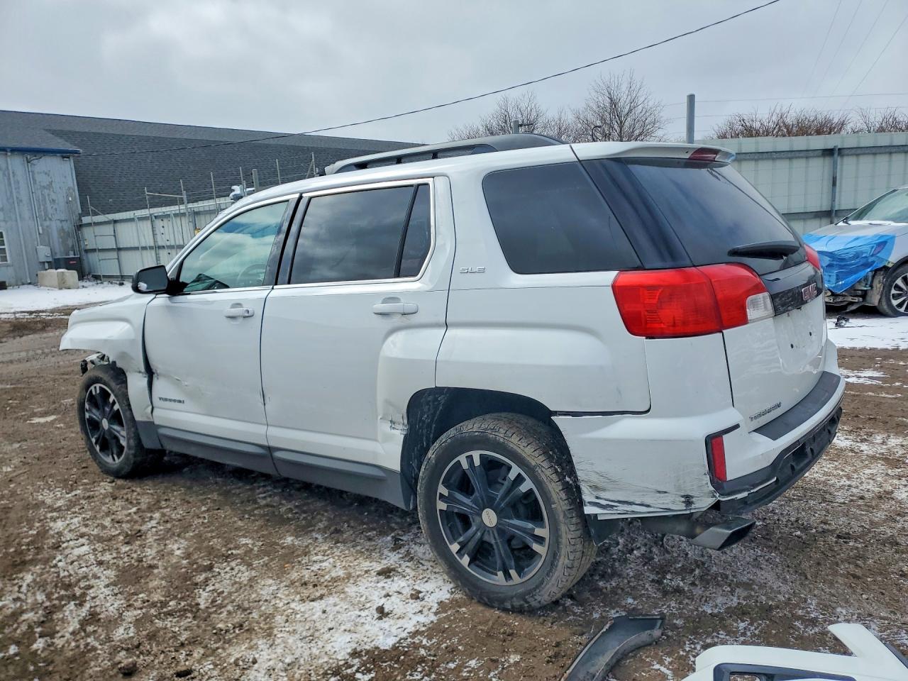 2017 GMC TERRAIN SLE photo 2