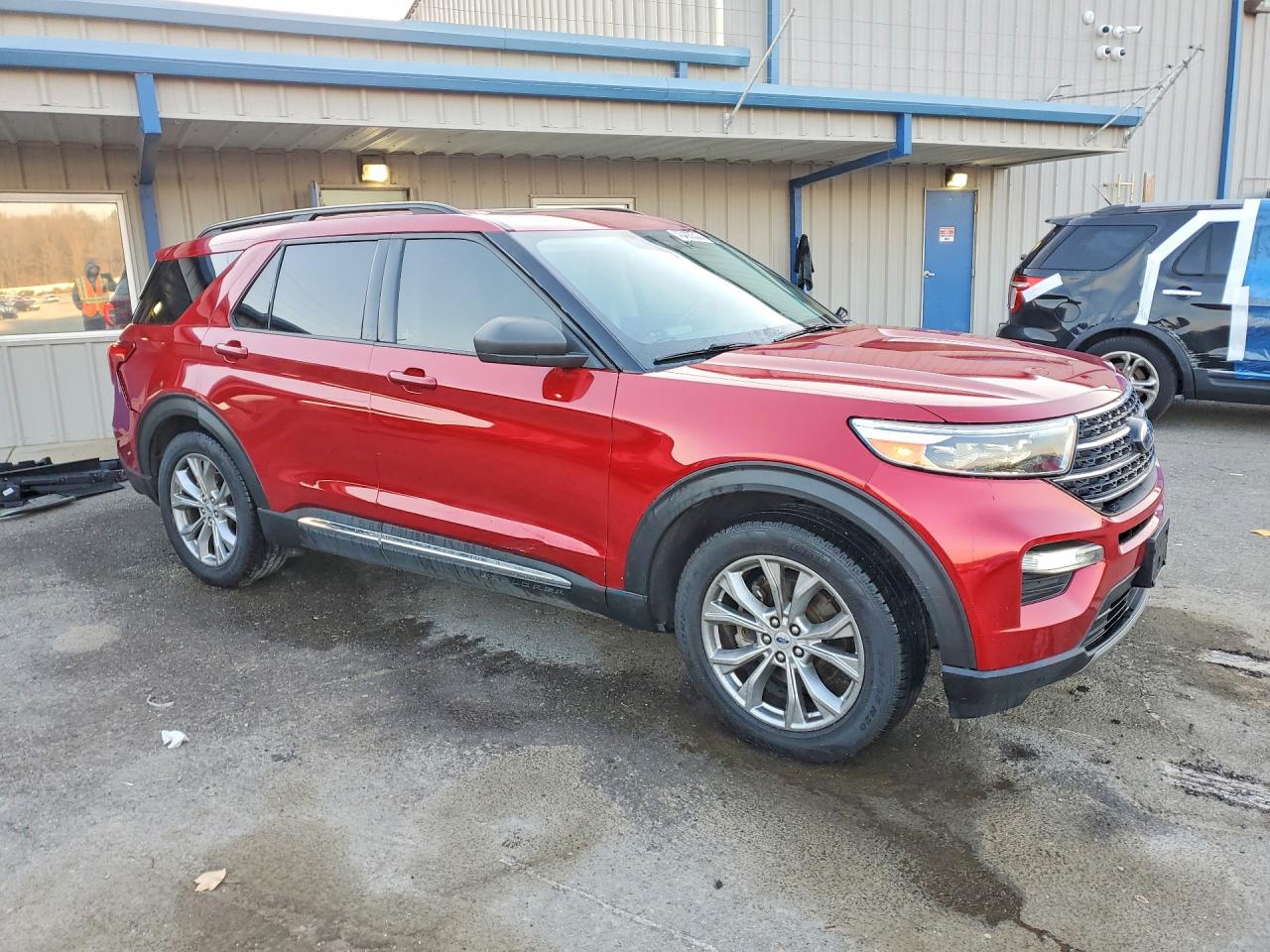 2021 FORD EXPLORER XLT photo 4