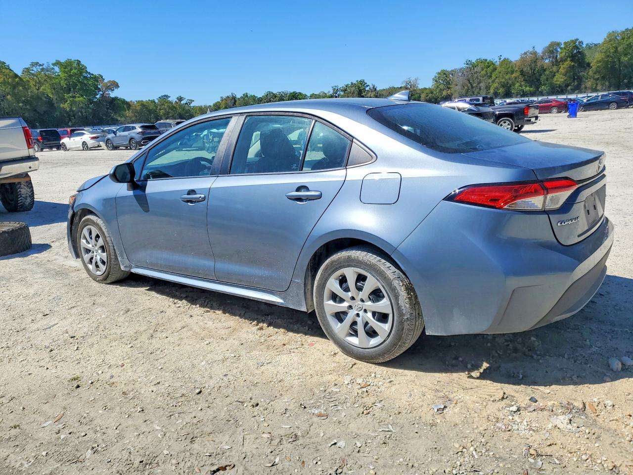 2022 TOYOTA COROLLA LE photo 3