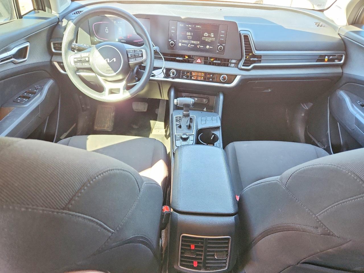 2023 KIA SPORTAGE LX photo 8