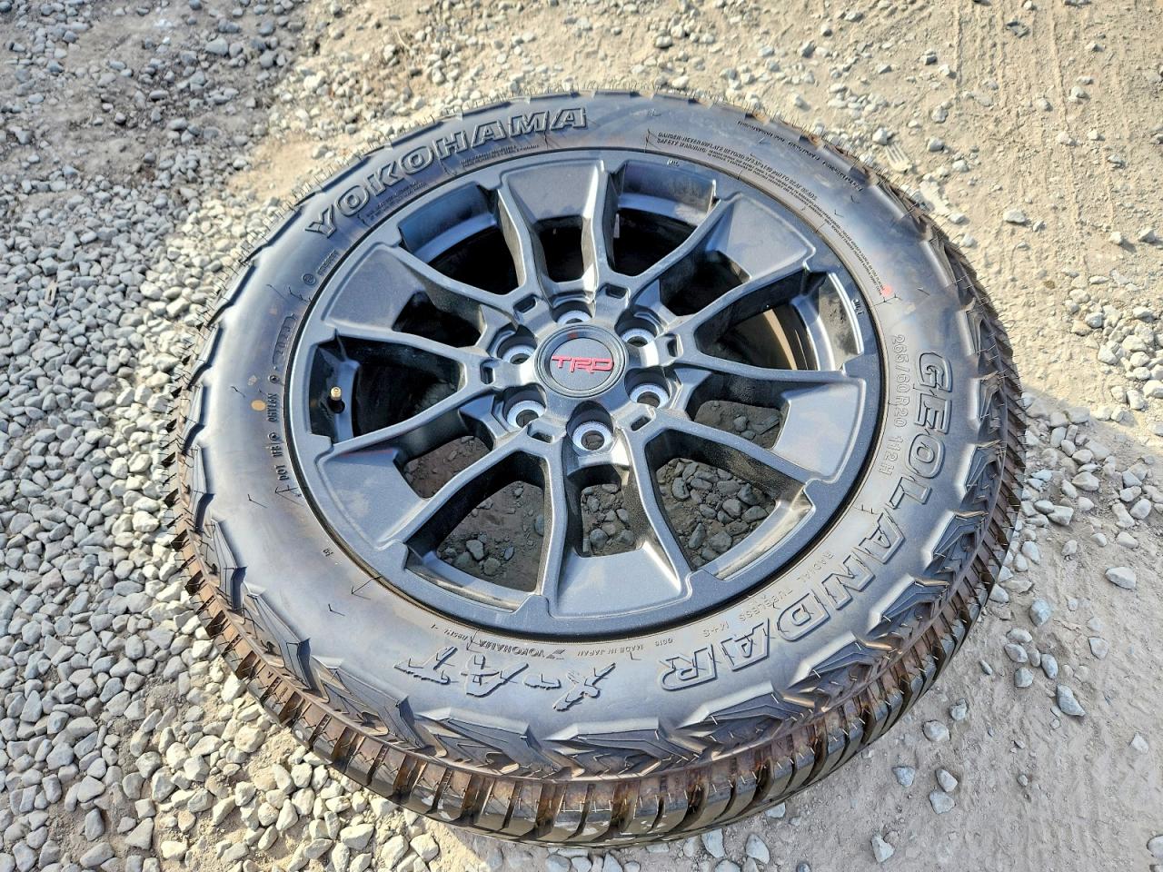 2024 TOYOTA TUNDRA PLATINUM photo 12