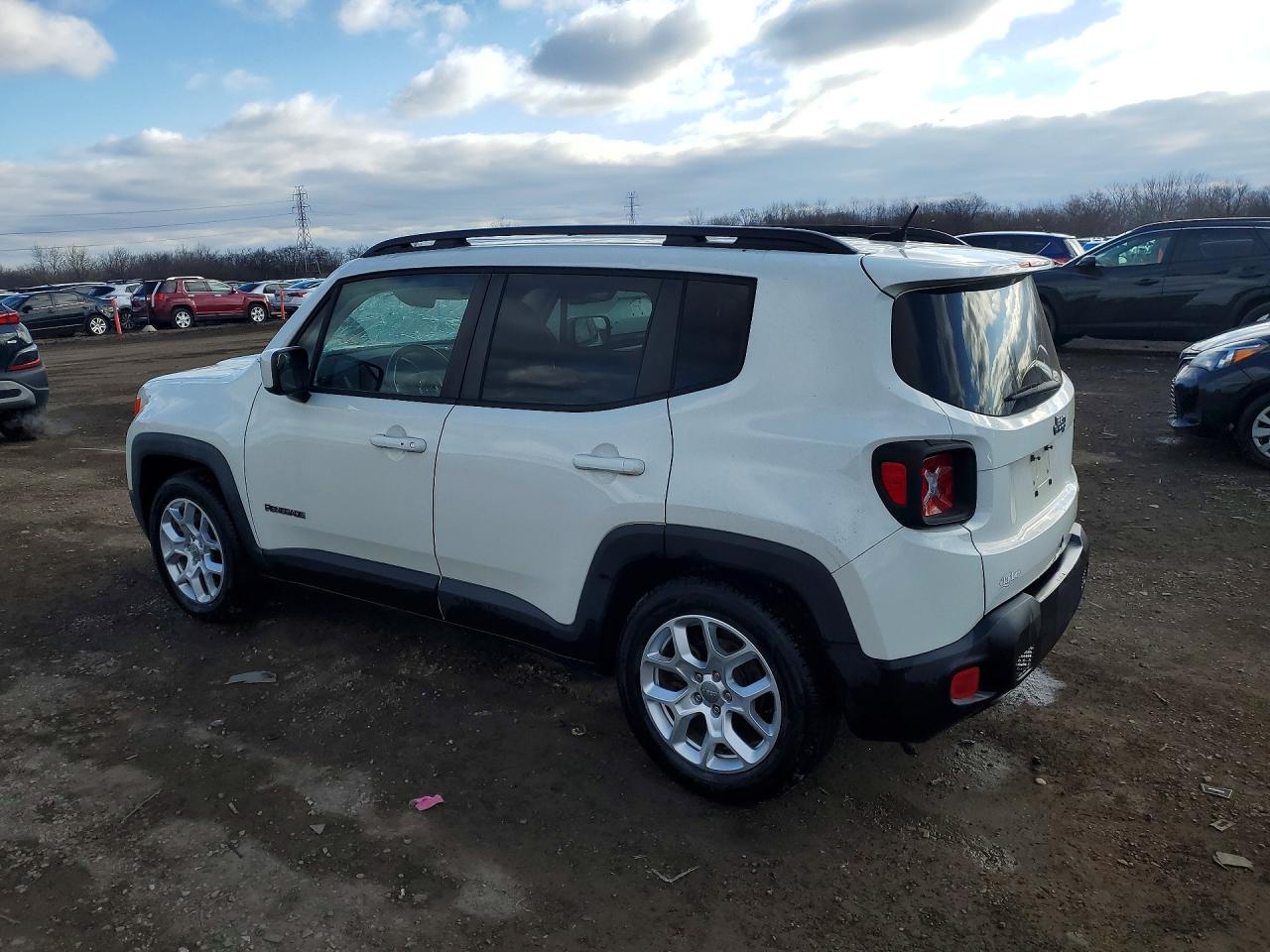 2017 JEEP RENEGADE LATITUDE photo 2