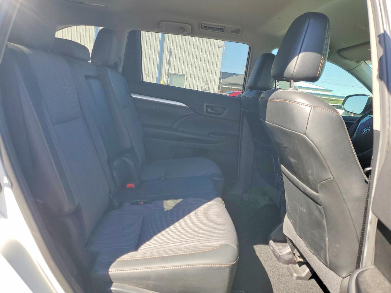 2019 TOYOTA HIGHLANDER LE PLUS photo 11