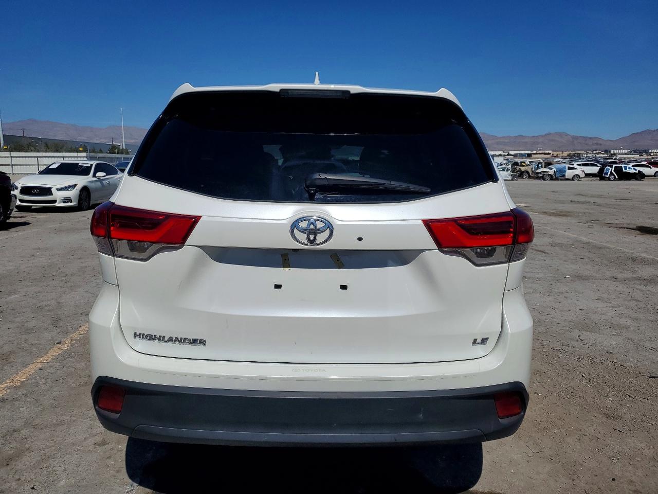 2019 TOYOTA HIGHLANDER LE PLUS photo 6