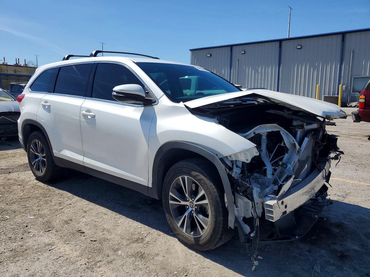 2019 TOYOTA HIGHLANDER LE PLUS photo 4