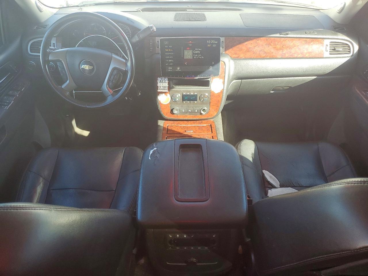 2013 CHEVROLET SUBURBAN K1500 LTZ photo 15