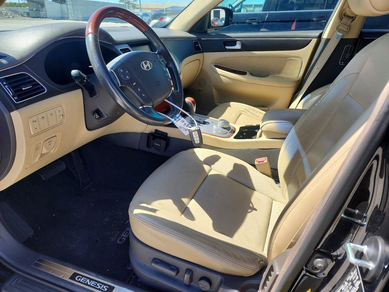 2012 HYUNDAI GENESIS 5.0L photo 13