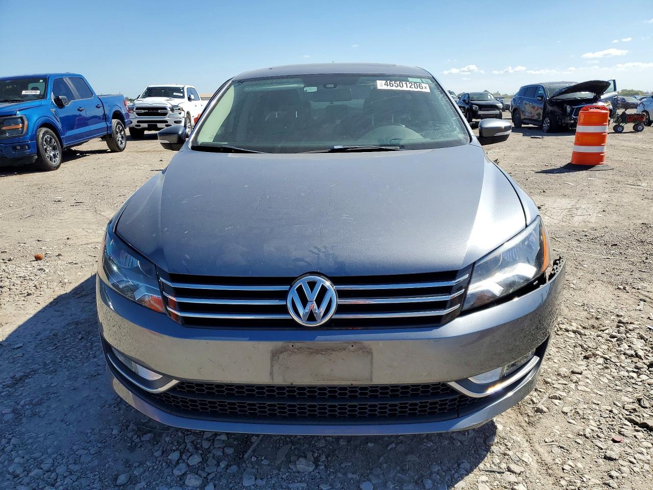 2015 VOLKSWAGEN PASSAT SE photo 5