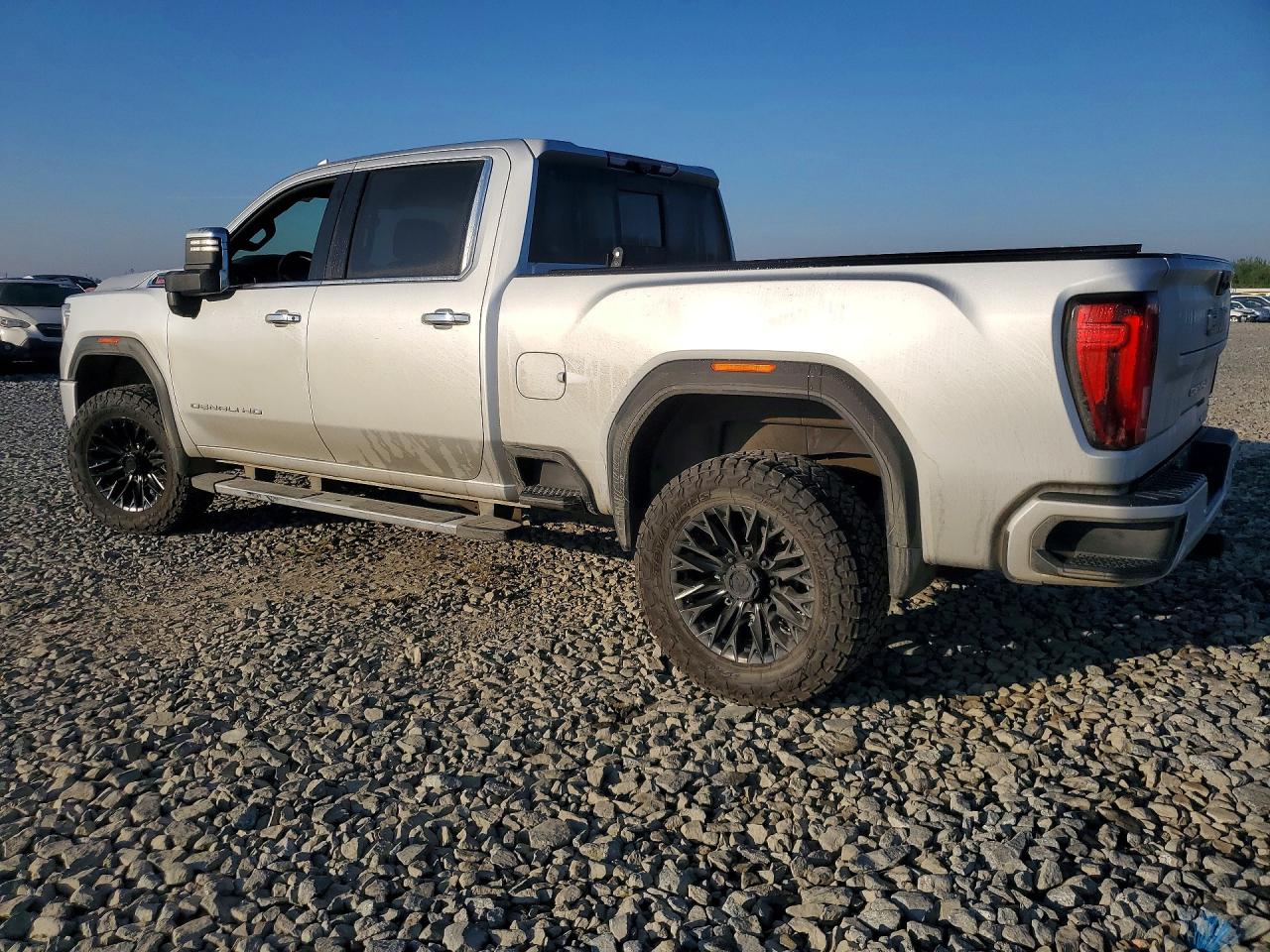2021 GMC SIERRA K2500 DENALI photo 2
