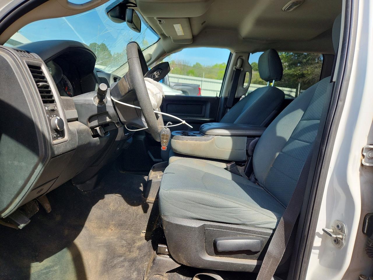 2018 RAM 1500 ST photo 19
