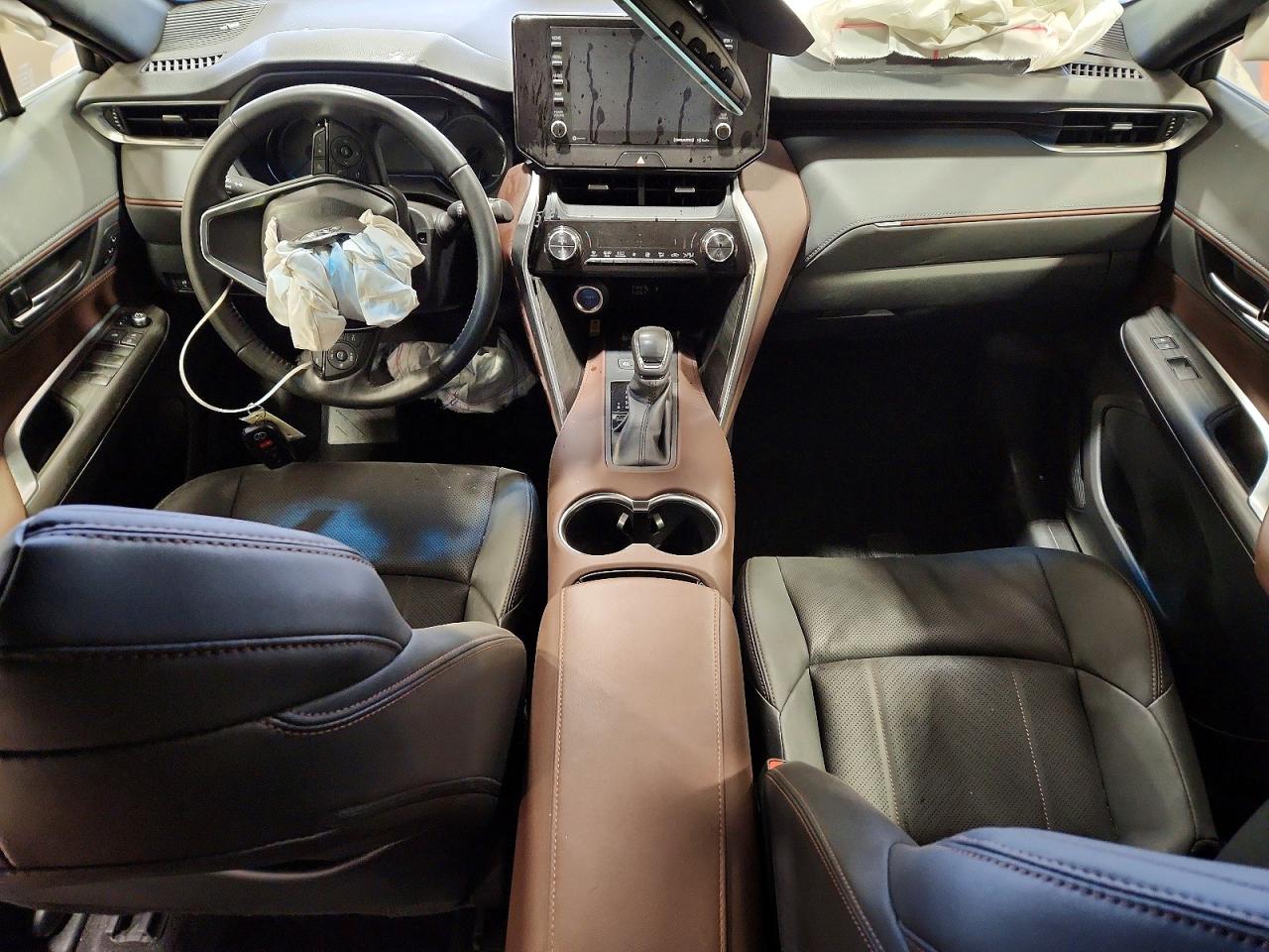 2021 TOYOTA VENZA XLE photo 15