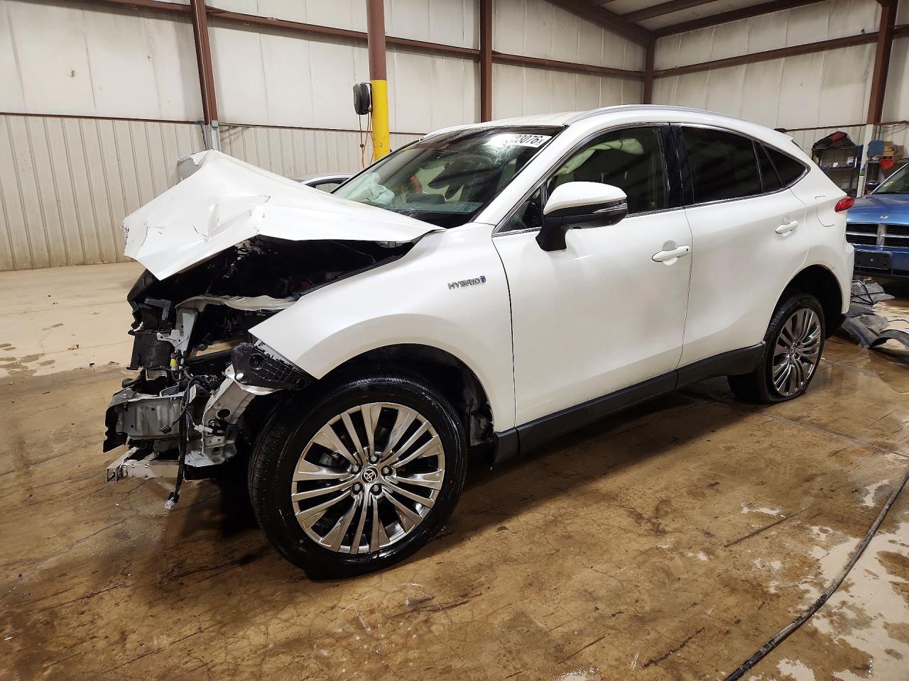 2021 TOYOTA VENZA XLE photo 2