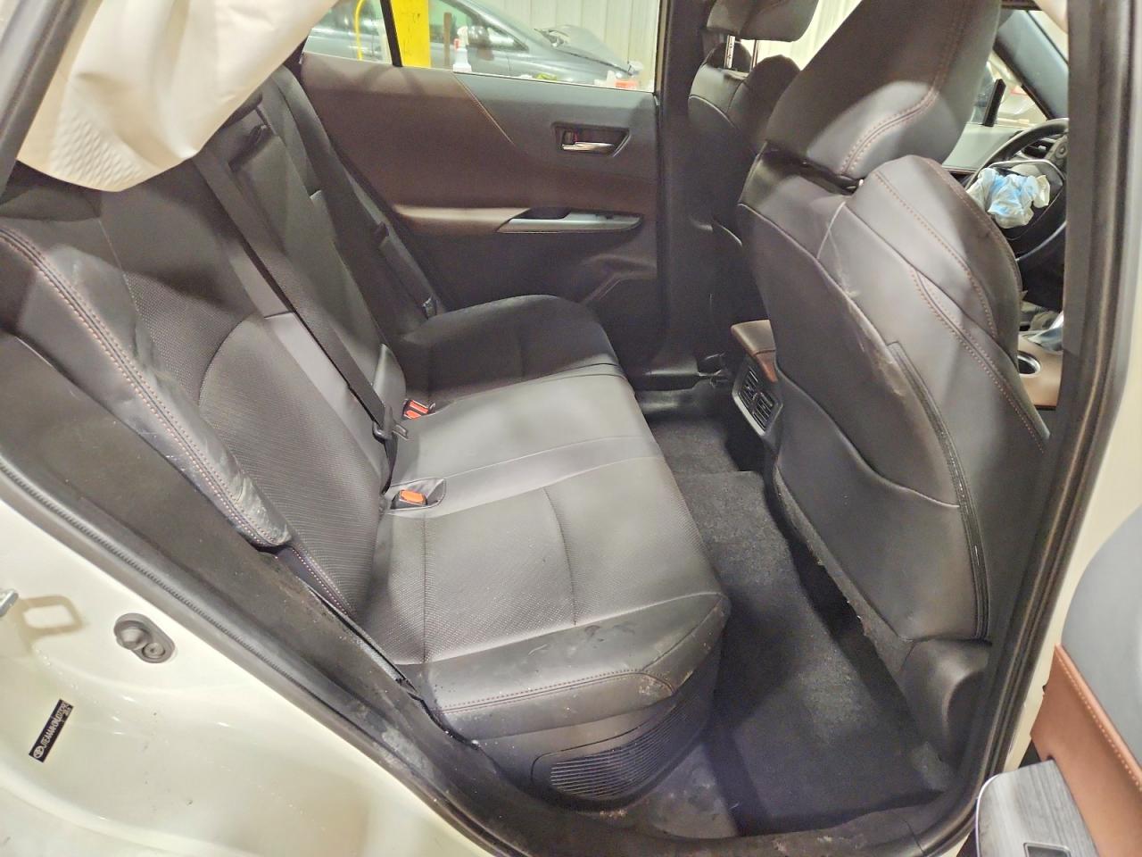 2021 TOYOTA VENZA XLE photo 21