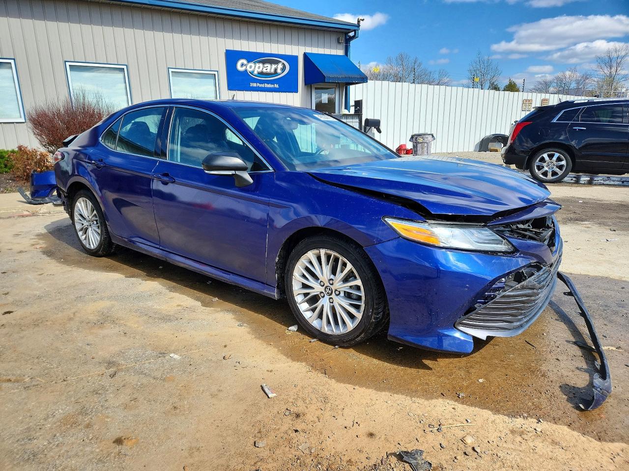 2018 TOYOTA CAMRY XLE photo 4