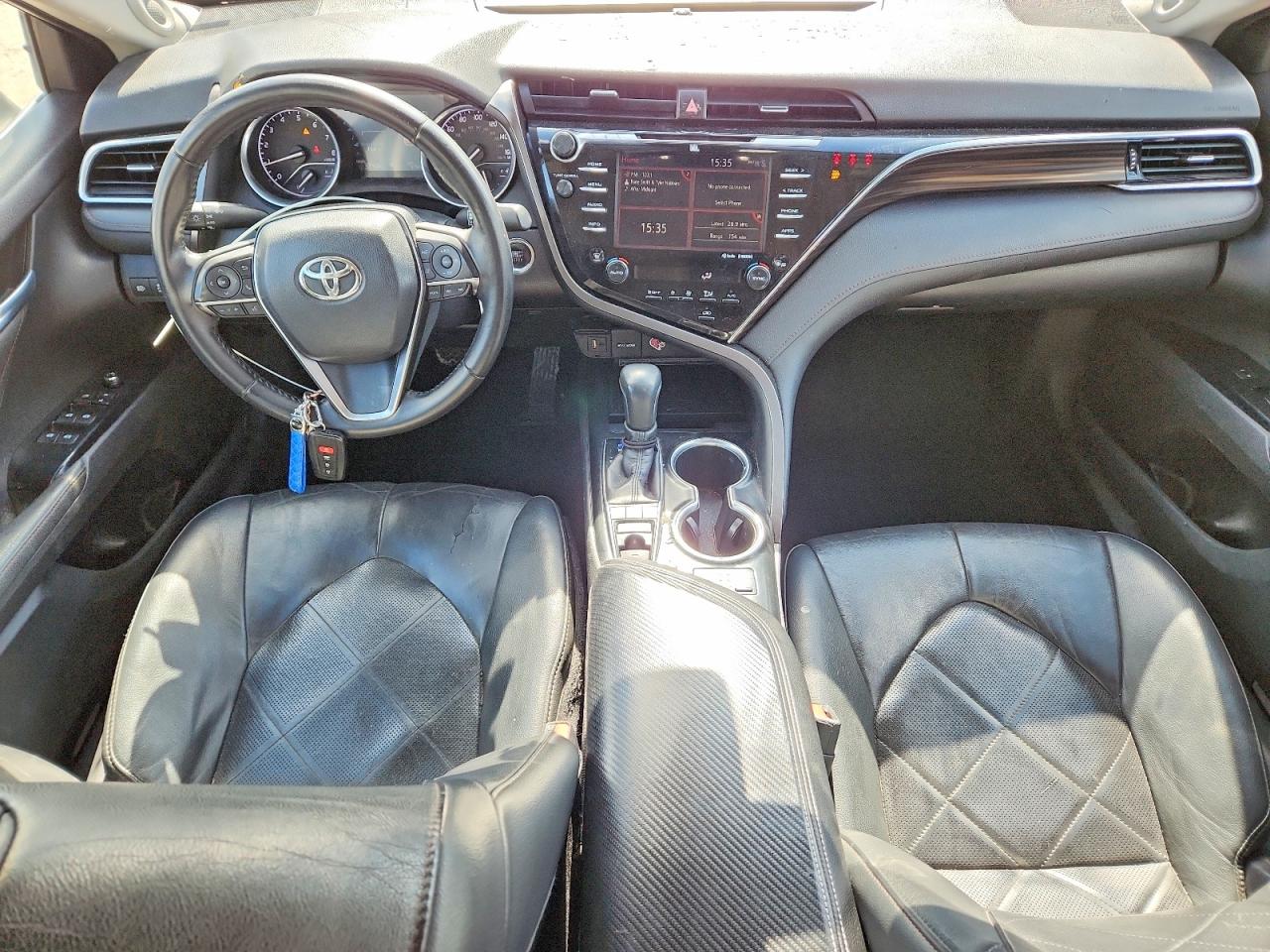 2018 TOYOTA CAMRY XLE photo 8