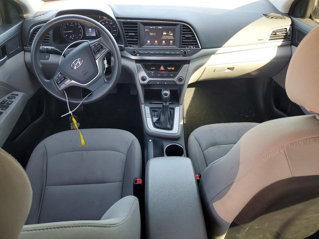 2018 HYUNDAI ELANTRA SEL photo 8