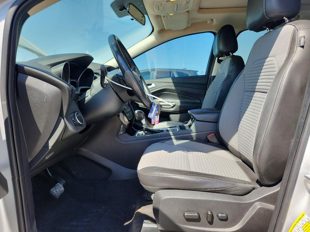 2017 FORD ESCAPE SE photo 13