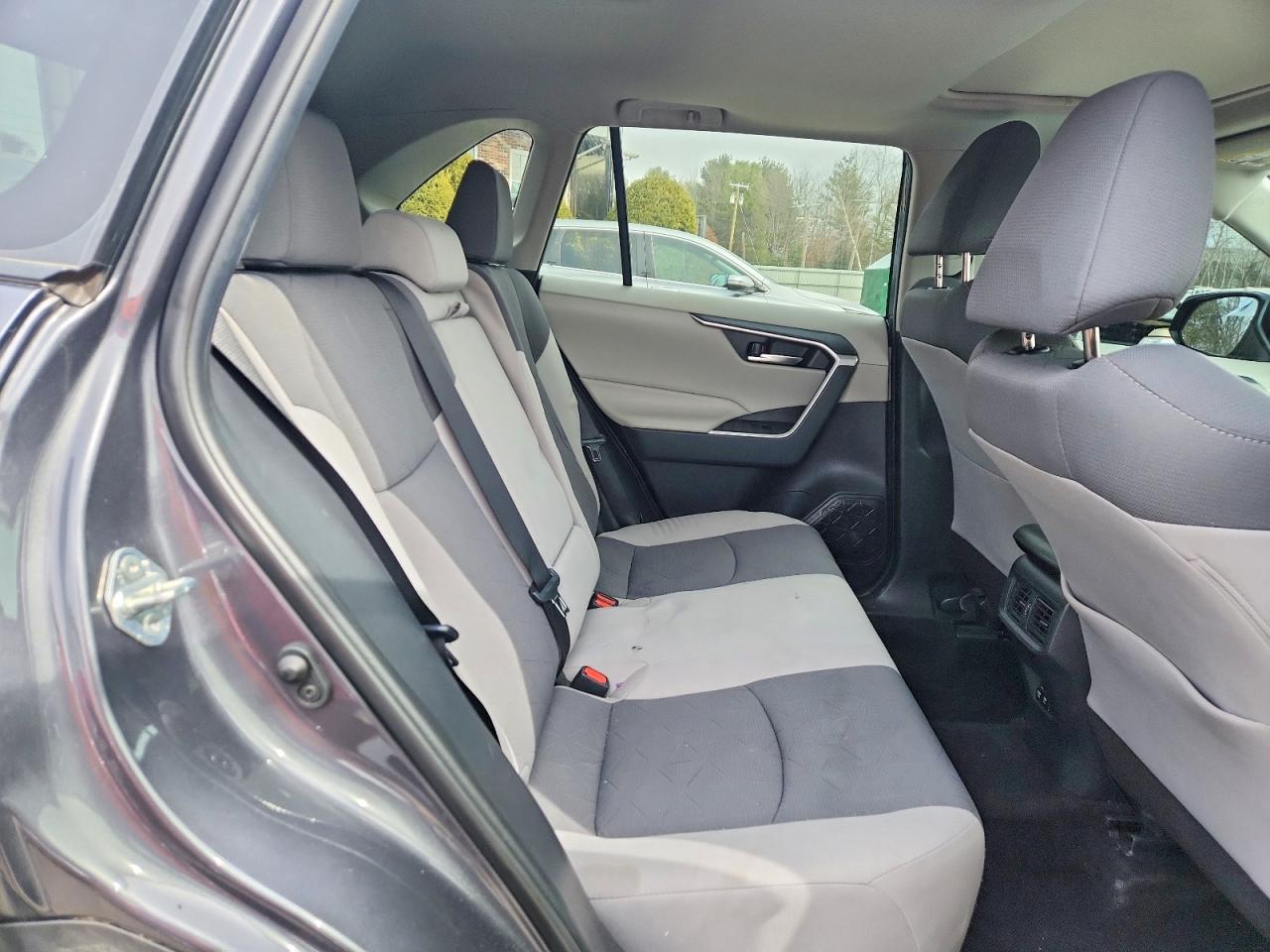 2019 TOYOTA RAV4 XLE photo 11