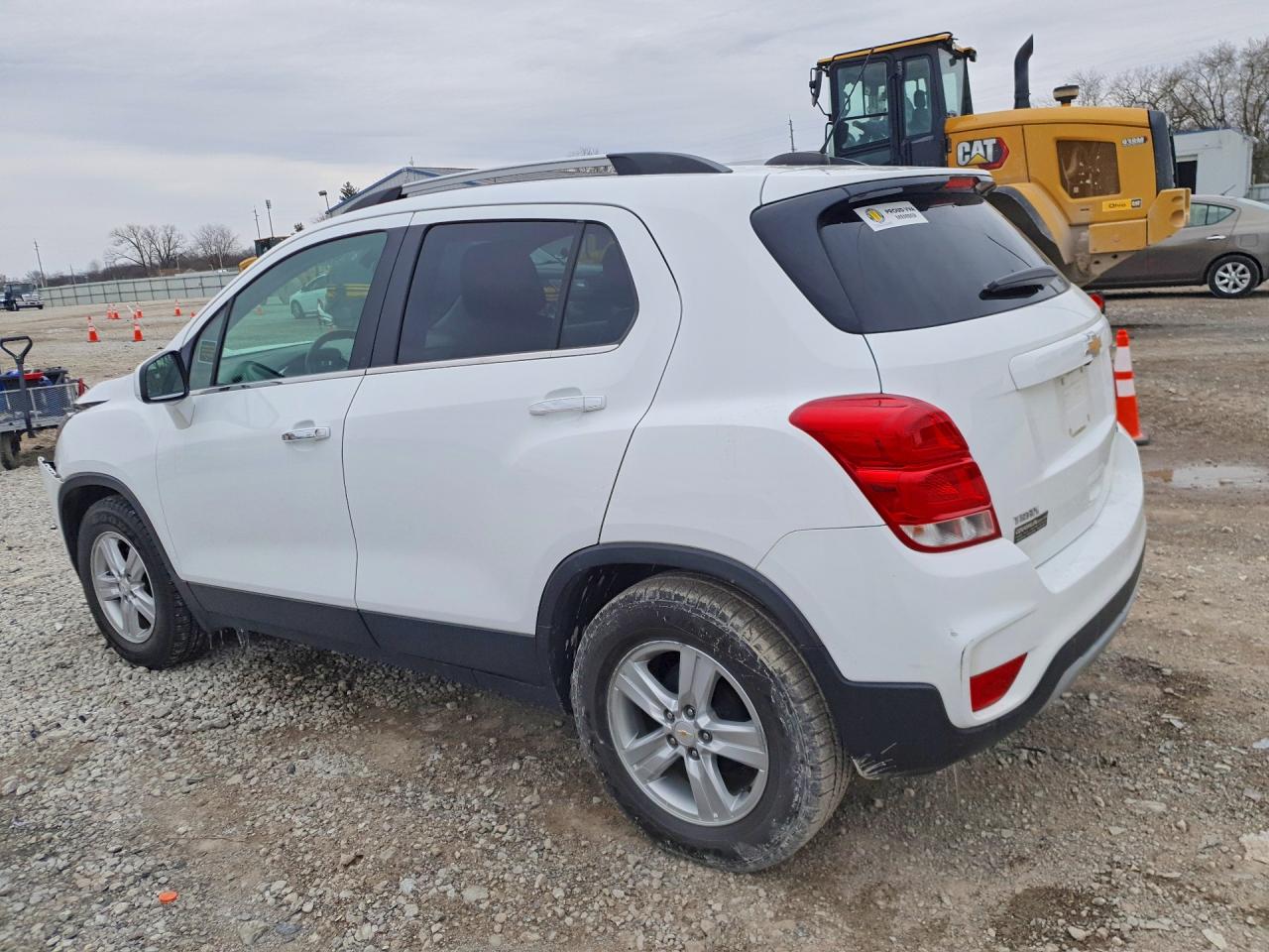 2019 CHEVROLET TRAX 1LT photo 2