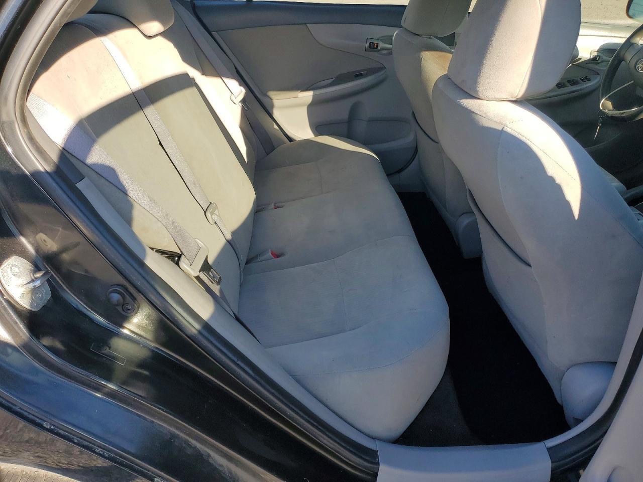 2010 TOYOTA COROLLA photo 19