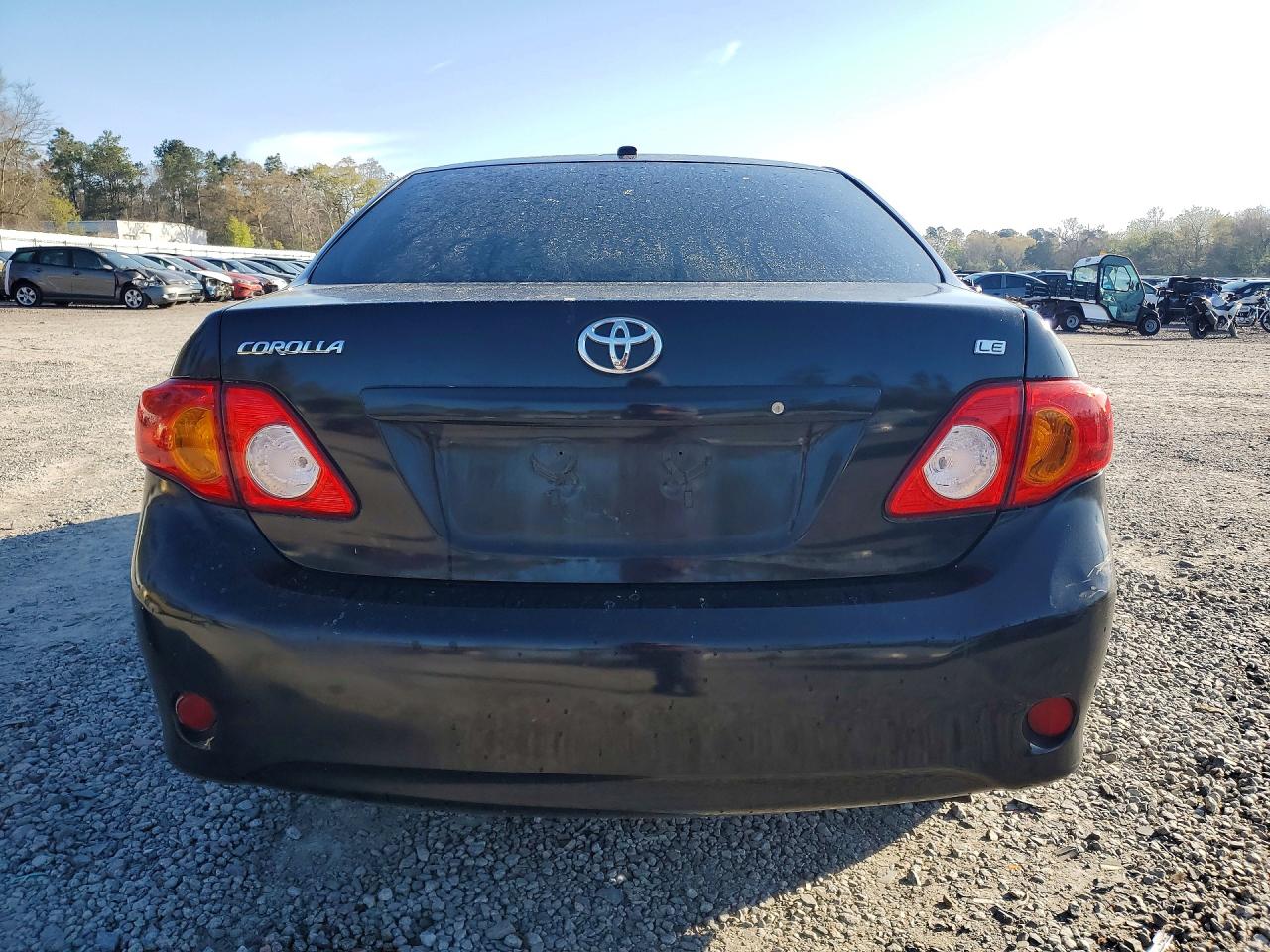 2010 TOYOTA COROLLA photo 11