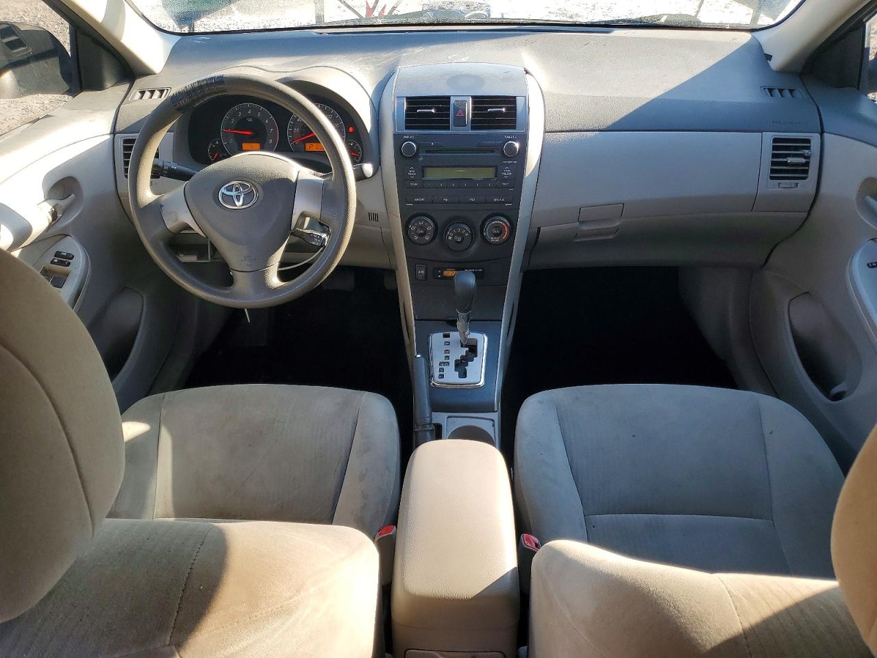 2010 TOYOTA COROLLA photo 15