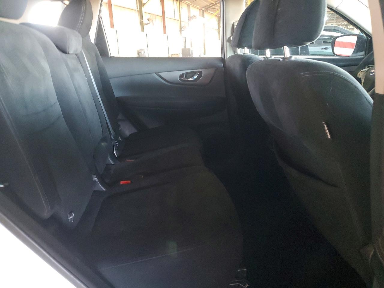 2016 NISSAN ROGUE SV photo 10
