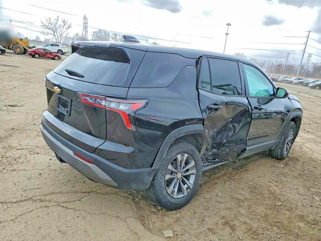 2026 CHEVROLET EQUINOX LT photo 3