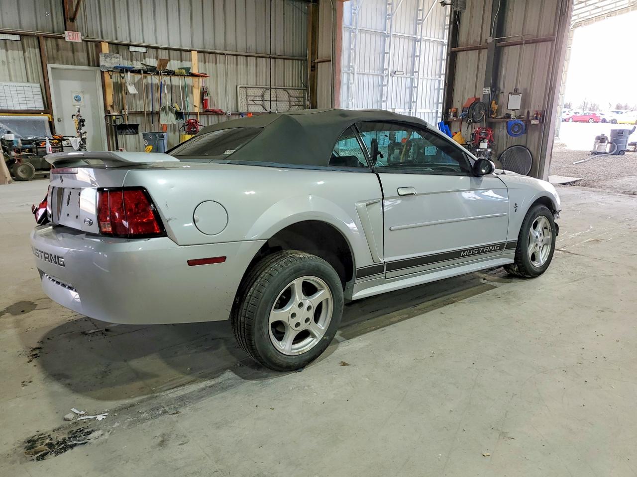 2002 FORD MUSTANG photo 3