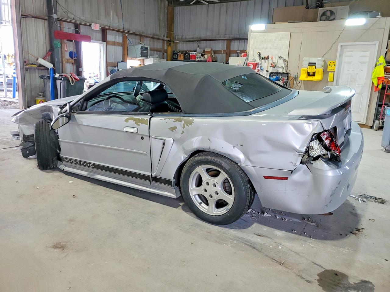 2002 FORD MUSTANG photo 2