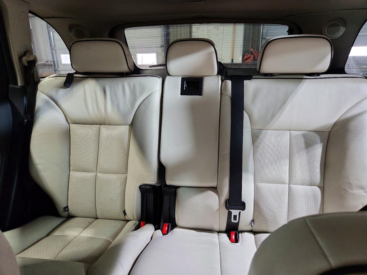 2010 LINCOLN TOWNHOUSE MKX photo 10
