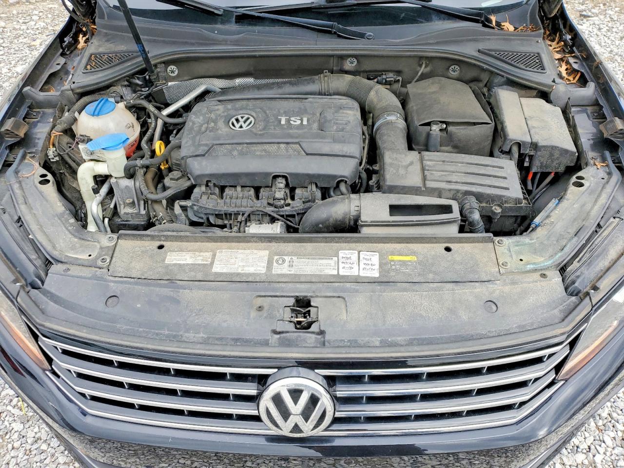 2017 VOLKSWAGEN PASSAT SE photo 21