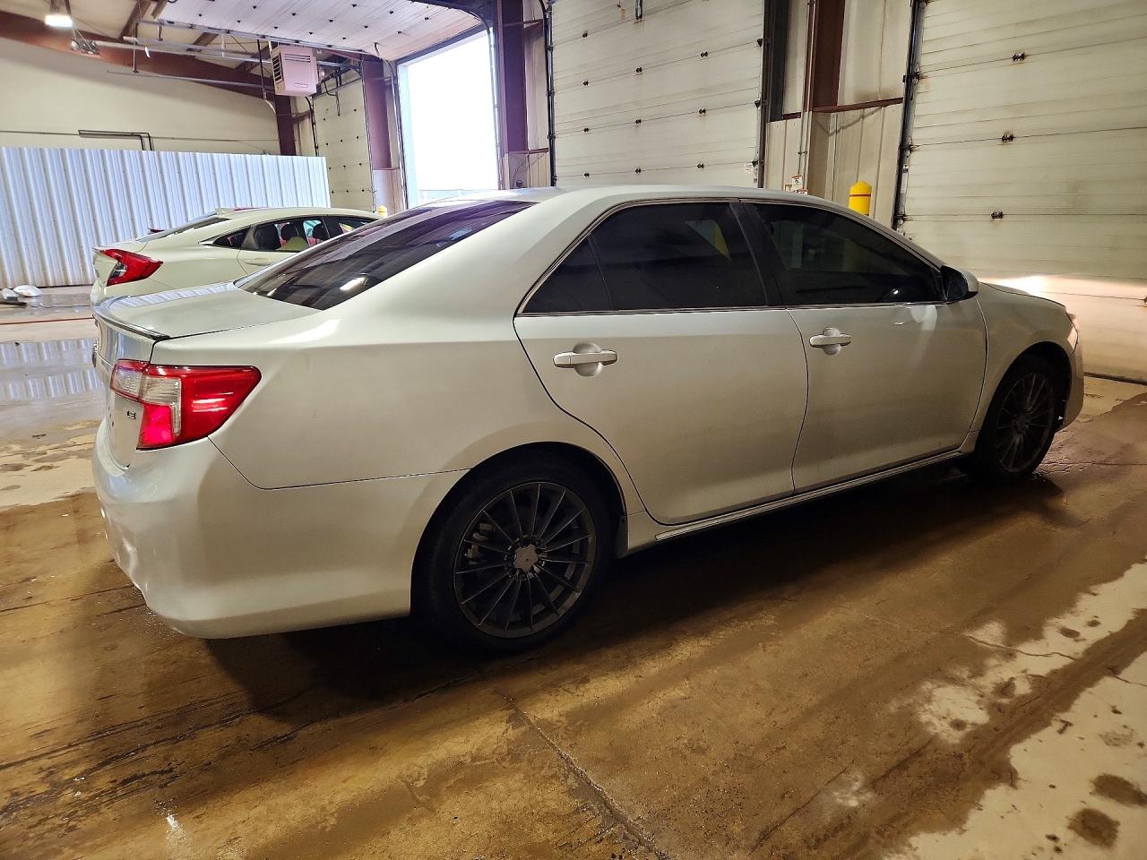 2012 TOYOTA CAMRY LE photo 5
