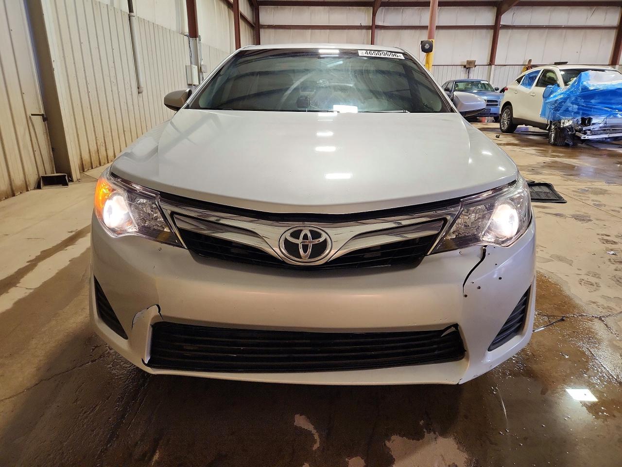 2012 TOYOTA CAMRY LE photo 9