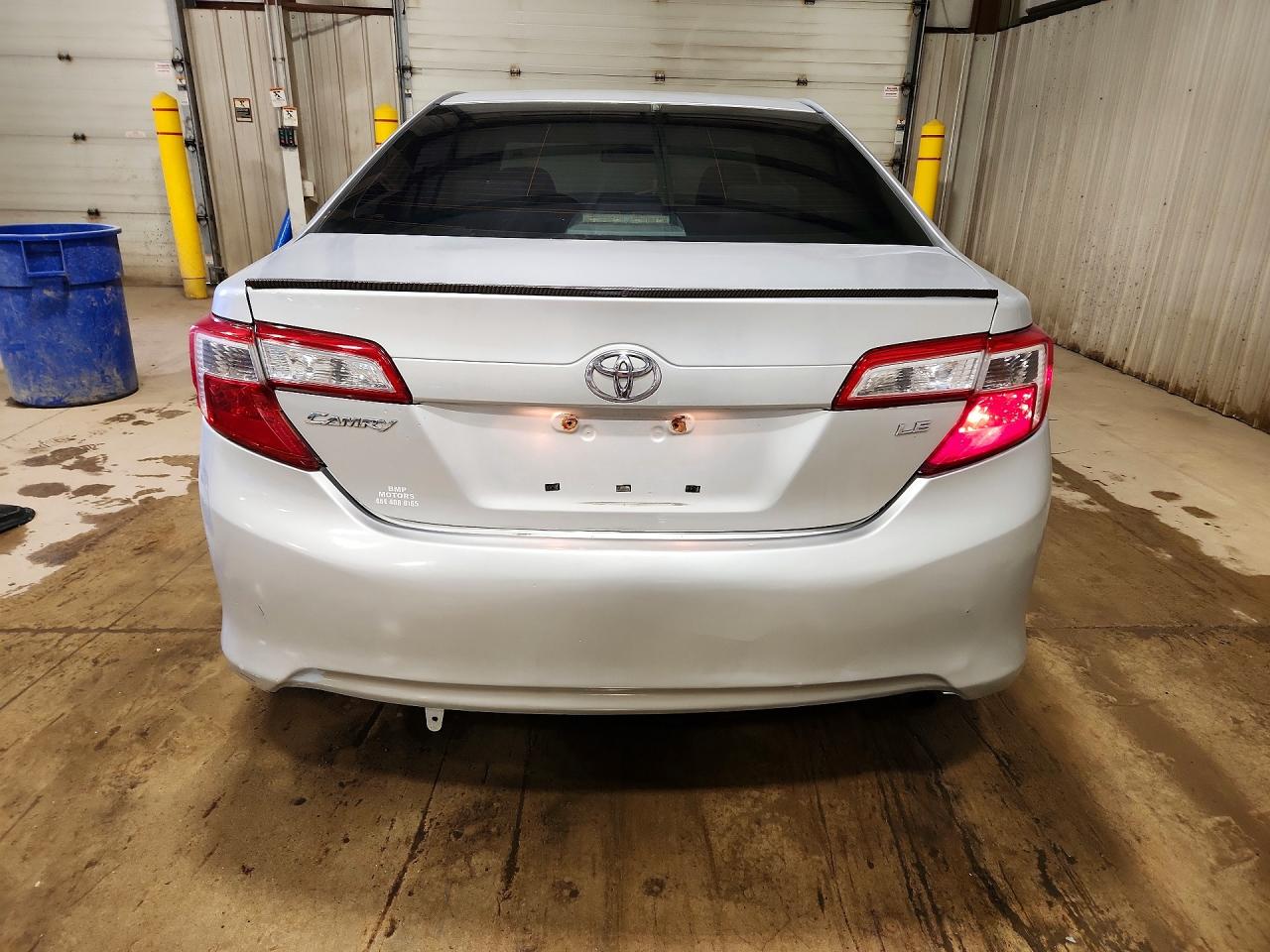 2012 TOYOTA CAMRY LE photo 11